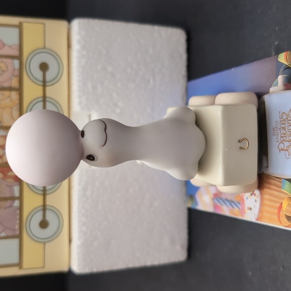 Enesco Precious Moments,God Bless You On Your Birthday #2 Seal. - Picture 3 of 7